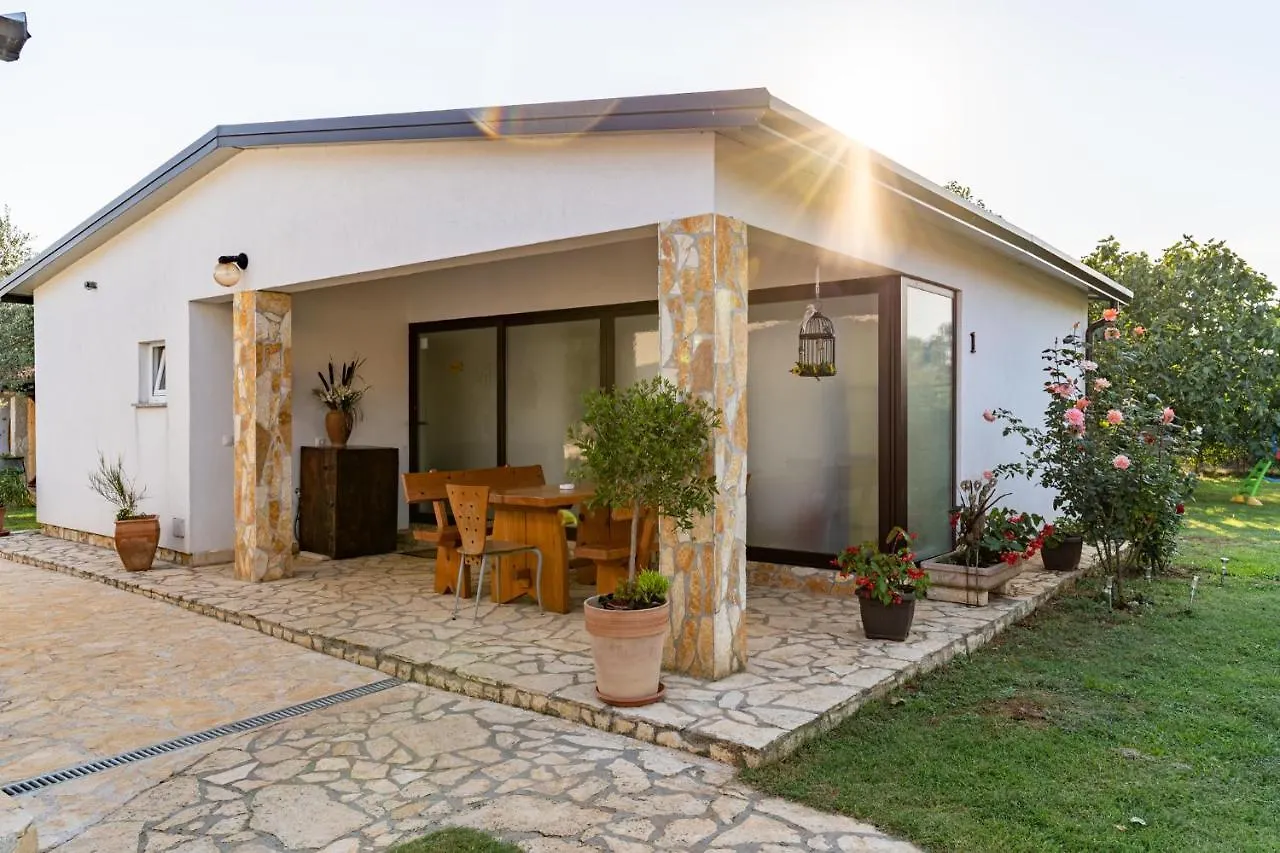 Holiday Home Kerniat Pula