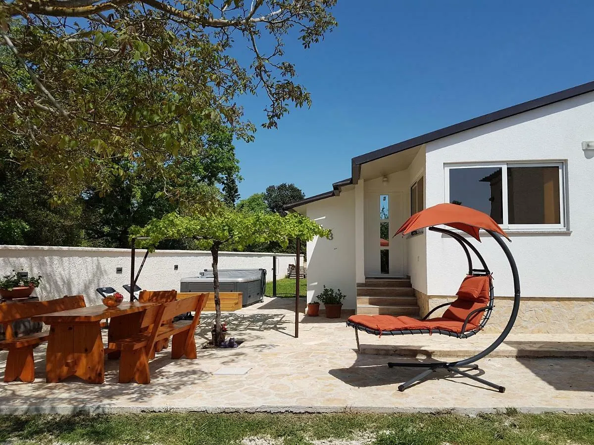 Holiday Home Kerniat Pula Kroatien