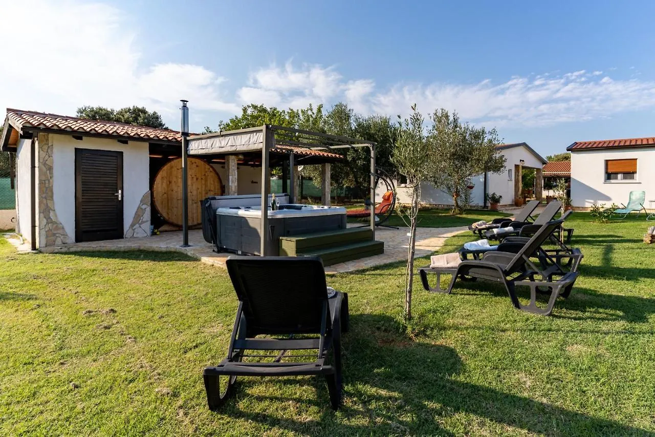 Holiday Home Kerniat Sisan 0*, Pula Croatia